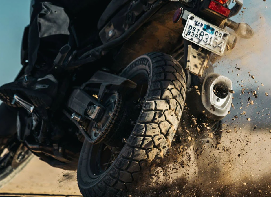 Motos