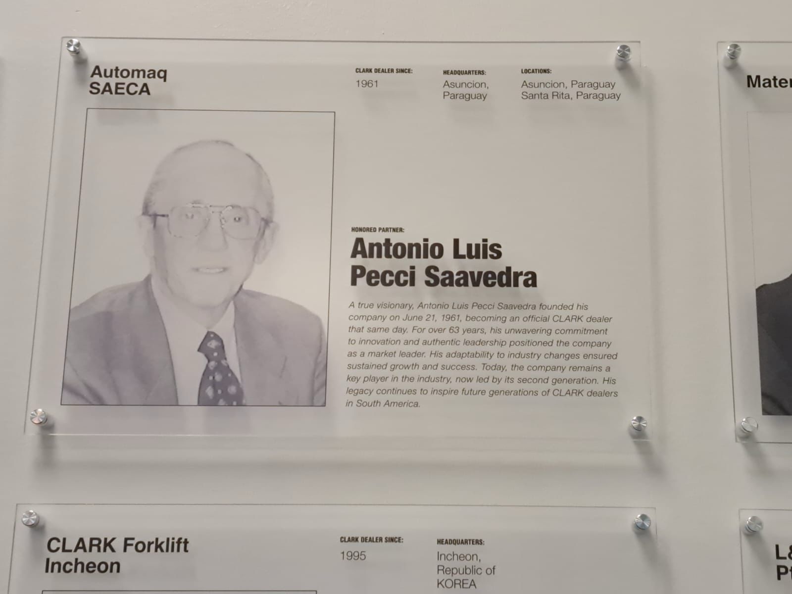 Automaq entre los referentes mundiales de Clark: homenaje al fundador en la nueva sede global en Dallas